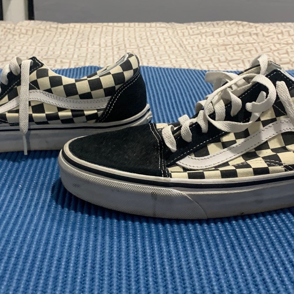 VANS - Picture 3 of 6